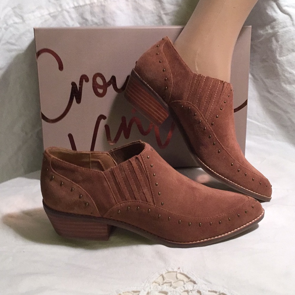 CROWN VINTAGE STUDDED SUEDE LEATHER SHOE BOOTIES